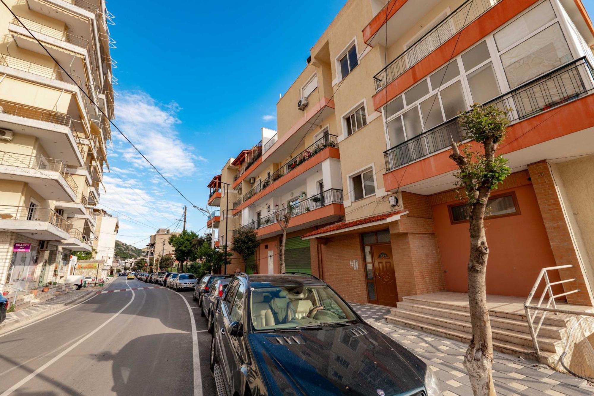 Harmony Apartment Sarande Bagian luar foto